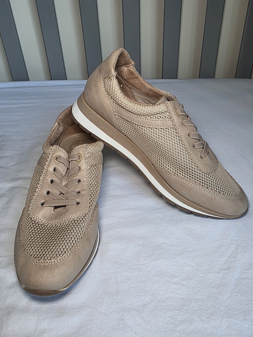 Kelly & Katie Tan Danni Womens Mesh Tennis Shoe Slip On Sneakers Size 6.5